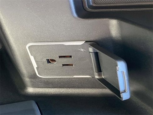 Used 2025 Chevrolet Silverado 1500 ZR2 w/ Technology Package image 34