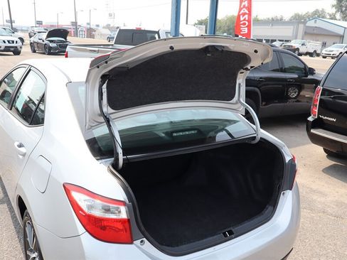 Used 2016 Toyota Corolla LE FWD image 19