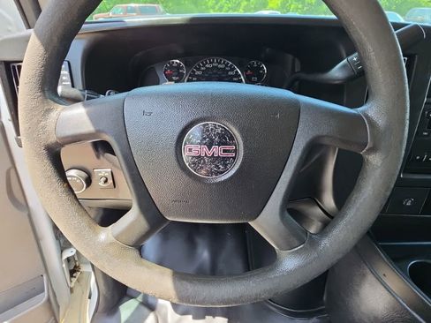 Used 2017 GMC Savana 3500 Extended RWD image 19