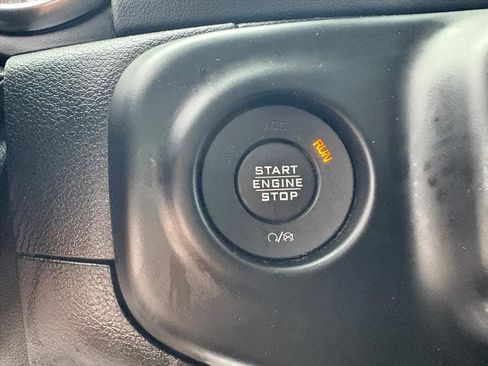 Used 2020 Jeep Gladiator Overland AWD/4WD image 12