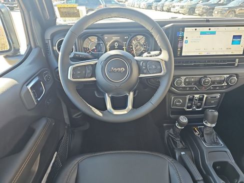New 2026 Jeep Wrangler Unlimited Sahara AWD/4WD image 13
