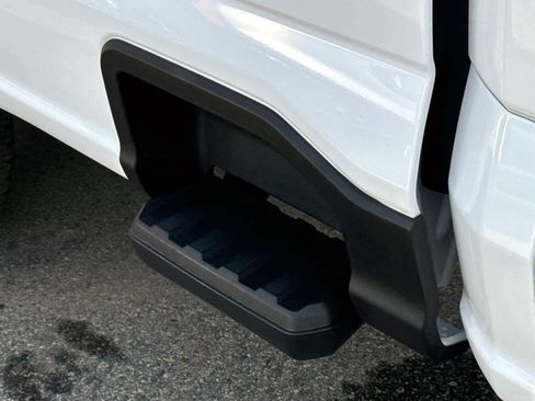 Used 2024 Ford F250 XLT image 8