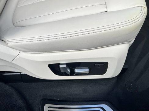 Used 2019 BMW X7 xDrive50i w/ Dynamic Handling Package image 47