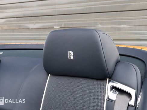 Used 2019 Rolls-Royce Dawn RWD image 32