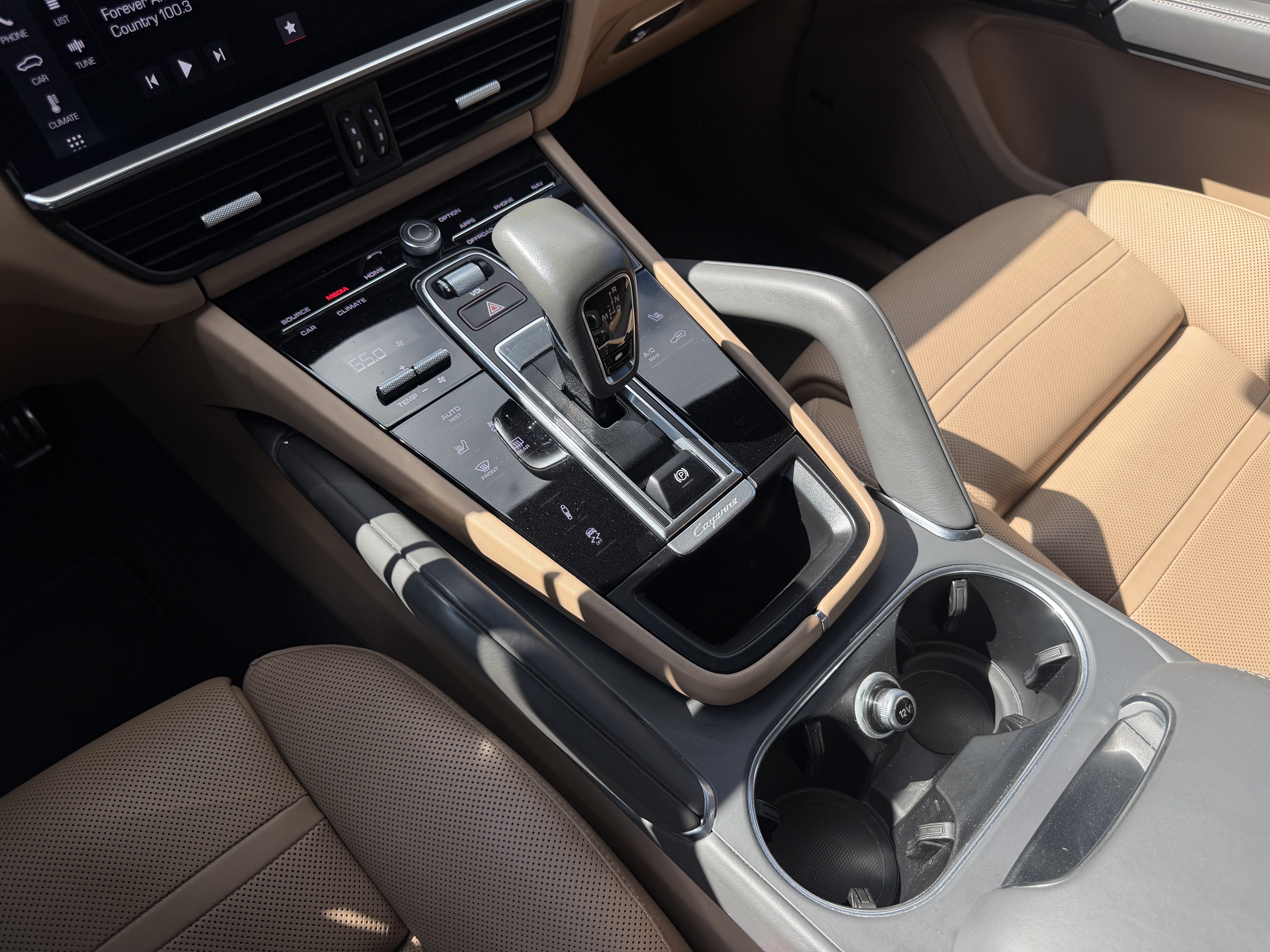 Used 2020 Porsche Cayenne Turbo AWD/4WD image 32