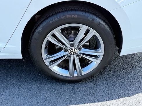 Used 2023 Volkswagen Jetta SE FWD image 16
