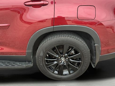 Used 2019 Toyota Highlander SE FWD image 40