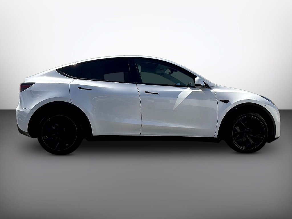 Used 2024 Tesla Model Y Long Range AWD/4WD image 8