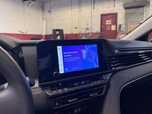 Used 2025 Toyota Camry LE image 21