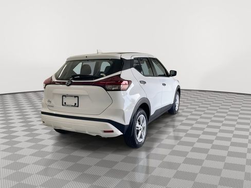 Certified 2025 Nissan Kicks Play S image 11