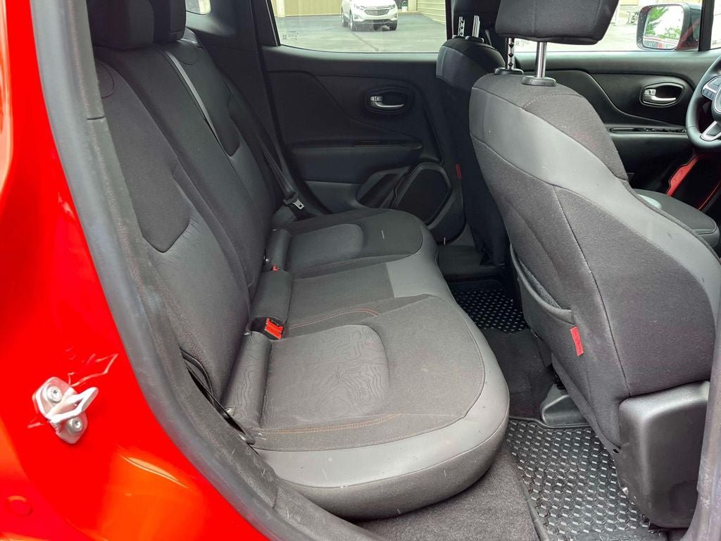 Used 2023 Jeep Renegade Trailhawk AWD/4WD image 19