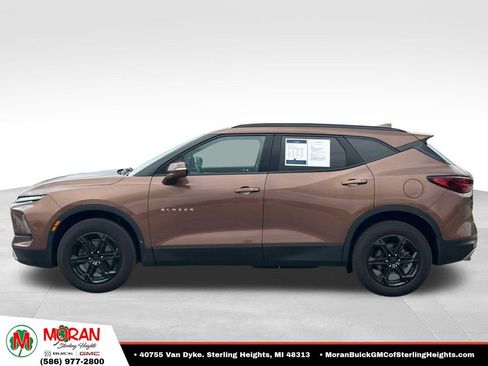 Used 2024 Chevrolet Blazer LT FWD image 2