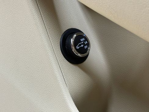 Used 2018 Cadillac XT5 Premium Luxury image 25