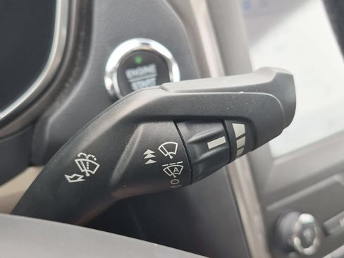 Used 2020 Ford Fusion SE FWD image 25