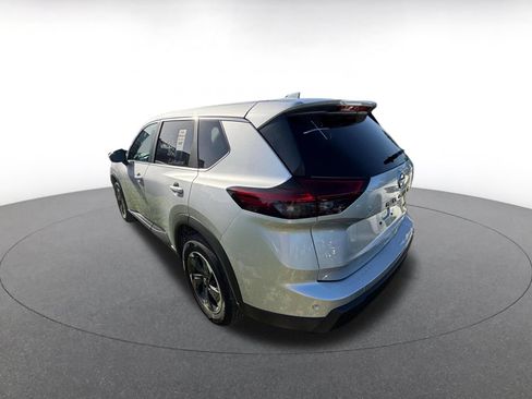 Used 2025 Nissan Rogue SV AWD/4WD image 5