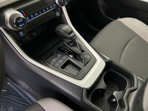 Used 2020 Toyota RAV4 XLE w/ Convenience Package image 25