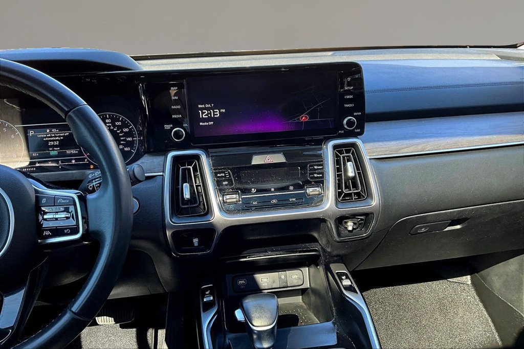 Used 2023 Kia Sorento S w/ Panoramic Sunroof Package AWD/4WD image 9