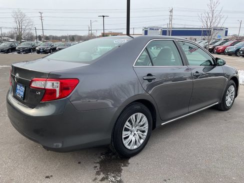 Used 2014 Toyota Camry LE image 7
