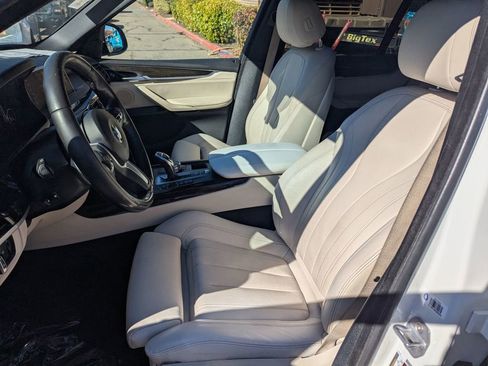 Used 2018 BMW X5 xDrive35i w/ M Sport Package image 9