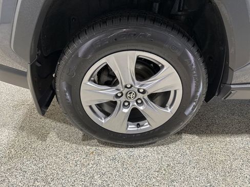 Used 2022 Toyota RAV4 XLE w/ Convenience Package image 20