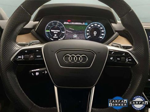 Used 2022 Audi e-tron GT Premium Plus image 33