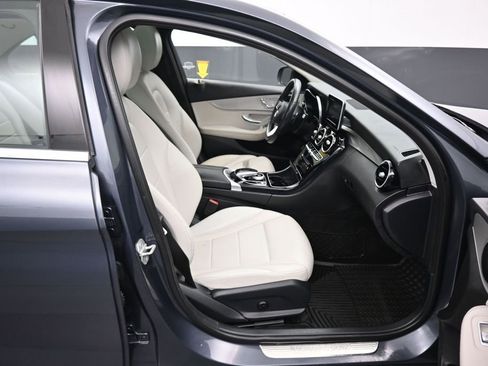 Used 2016 Mercedes-Benz C 300 4MATIC Sedan image 41