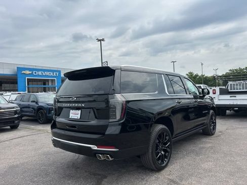 New 2026 Chevrolet Suburban High Country AWD/4WD image 3