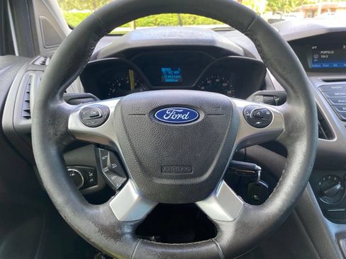 Used 2018 Ford Transit Connect XLT FWD image 16
