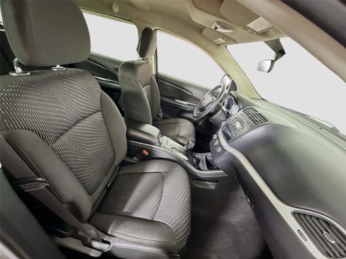 Used 2017 Dodge Journey SXT w/ Comfort/Convenience Group AWD/4WD image 18
