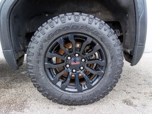 Used 2023 GMC Sierra 1500 AT4X AWD/4WD image 18