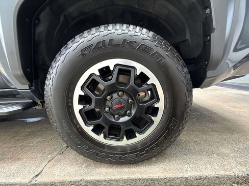 Used 2025 Toyota 4Runner TRD Off-Road Premium AWD/4WD image 10