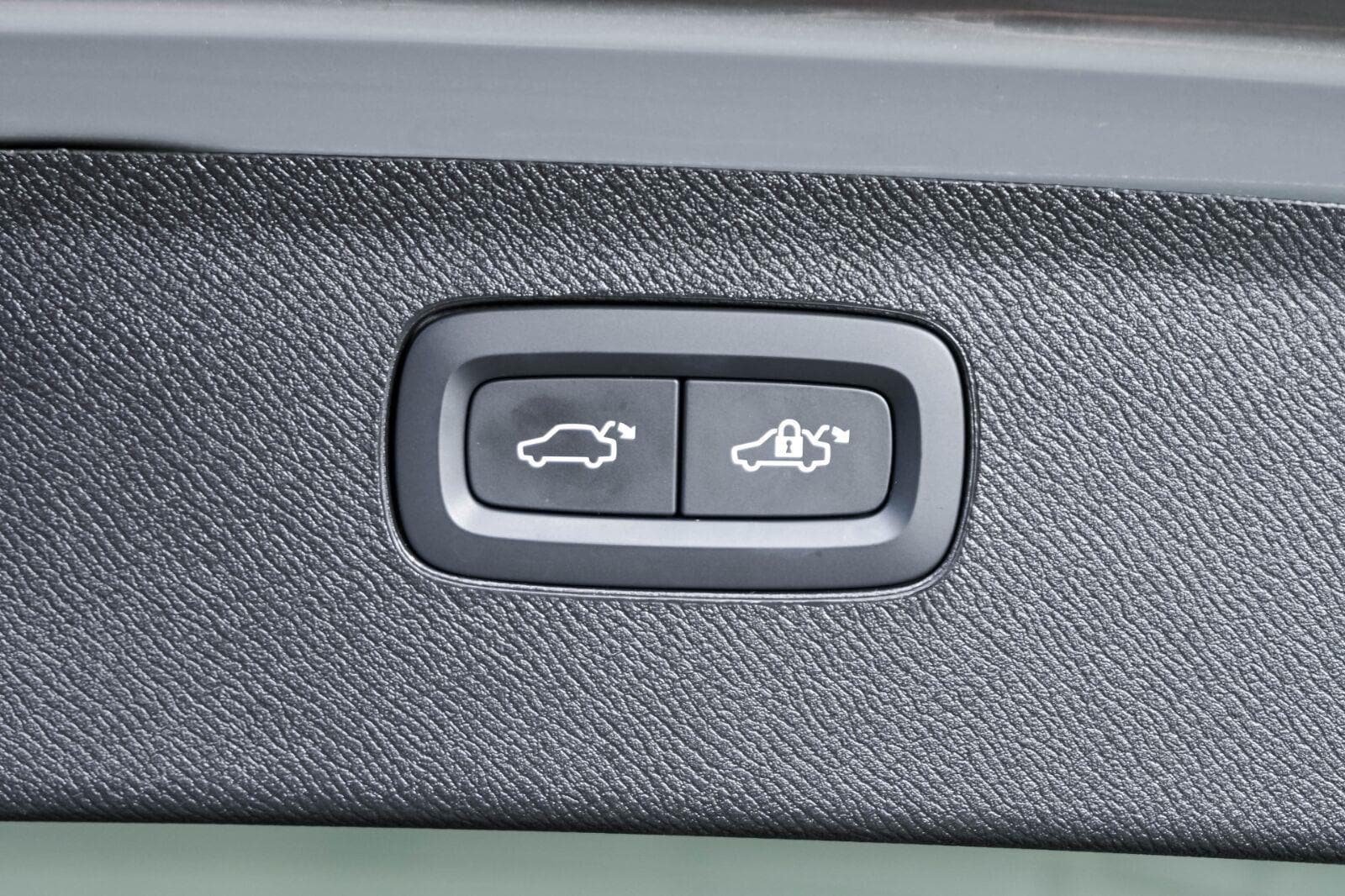 Certified 2026 Volvo XC90 B6 Plus AWD/4WD image 30