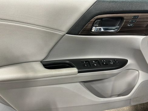 Used 2016 Honda Accord EX-L image 10