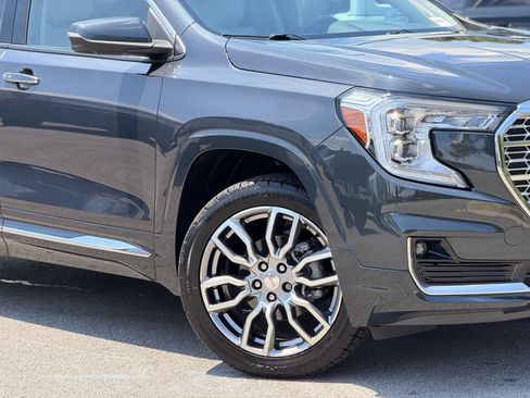 Used 2022 GMC Terrain Denali w/ Denali Premium Package AWD/4WD image 6