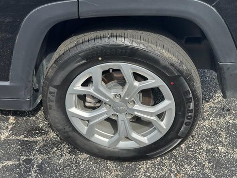 Used 2024 Jeep Compass Latitude AWD/4WD image 10
