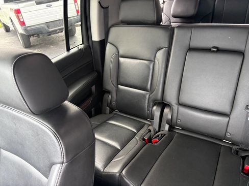 Used 2019 Chevrolet Suburban LT AWD/4WD image 14