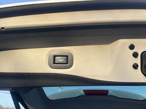 Used 2020 Nissan Rogue SV image 23