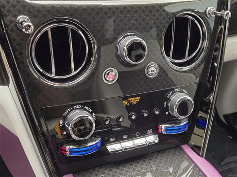 Certified 2023 Rolls-Royce Cullinan Black Badge w/ Driver's Package image 40