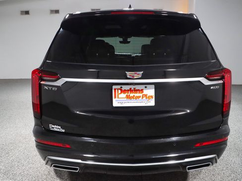 Used 2023 Cadillac XT6 Premium Luxury w/ Technology Package FWD image 8