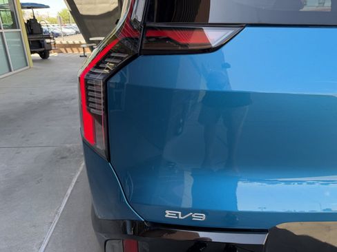 Used 2025 Kia EV9 GT-Line AWD/4WD image 14