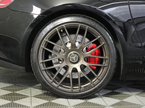 Used 2017 Mercedes-Benz AMG GT S image 32