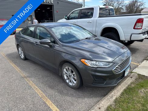 Used 2020 Ford Fusion SE FWD image 3