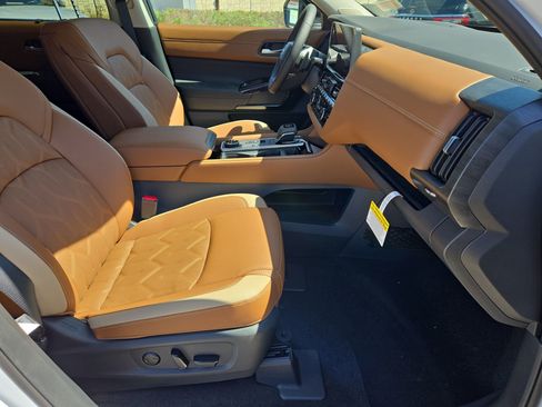 New 2026 Nissan Pathfinder Platinum image 22