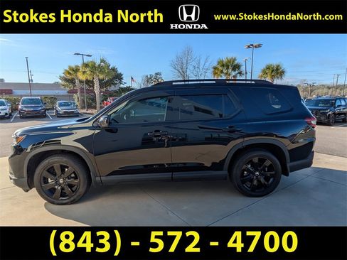 Certified 2025 Honda Pilot Black Edition image 7