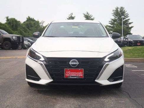 Certified 2025 Nissan Altima 2.5 SV FWD image 3