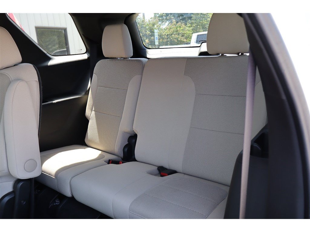 Used 2023 Chevrolet Traverse LT w/ LPO, Cargo Package AWD/4WD image 21