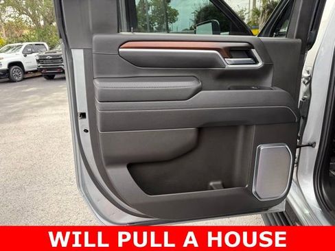 Used 2025 GMC Sierra 3500 Denali w/ Denali Reserve Package AWD/4WD image 13