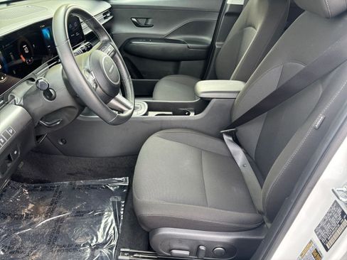 Used 2025 Hyundai Kona SEL image 23