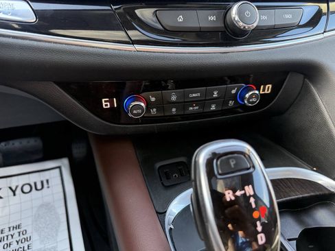 Used 2018 Buick Enclave Avenir w/ Avenir Technology Package AWD/4WD image 30