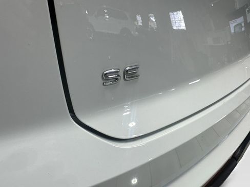 Used 2024 Volkswagen Atlas Cross Sport SE image 23